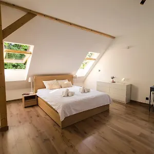 https://dom-i-ogrod-i-parking-i-praca-zdalna.krakowhotelspoland.com